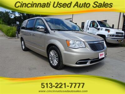 2013 Chrysler Town and Country Limited   - Photo 1 - Cincinnati, OH 45255