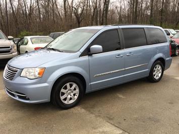 2013 Chrysler Town and Country Touring   - Photo 3 - Cincinnati, OH 45255