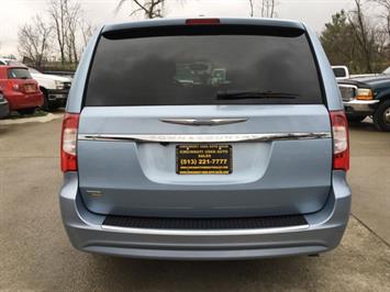 2013 Chrysler Town and Country Touring   - Photo 5 - Cincinnati, OH 45255
