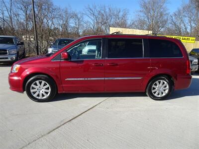 2014 Chrysler Town and Country Touring   - Photo 7 - Cincinnati, OH 45255