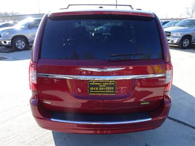 2014 Chrysler Town and Country Touring   - Photo 5 - Cincinnati, OH 45255