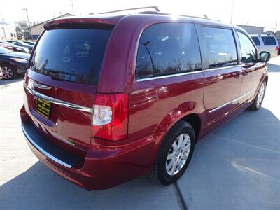 2014 Chrysler Town and Country Touring   - Photo 6 - Cincinnati, OH 45255