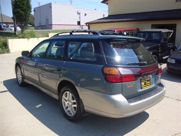 2001 Subaru Outback Limited   - Photo 4 - Cincinnati, OH 45255