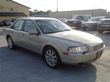 2002 Volvo S80   - Photo 1 - Cincinnati, OH 45255