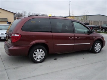 2007 Chrysler Town and Country Touring   - Photo 6 - Cincinnati, OH 45255
