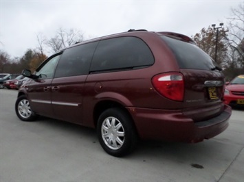 2007 Chrysler Town and Country Touring   - Photo 12 - Cincinnati, OH 45255