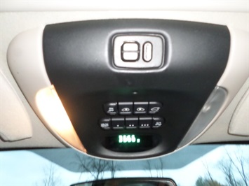2007 Chrysler Town and Country Touring   - Photo 20 - Cincinnati, OH 45255
