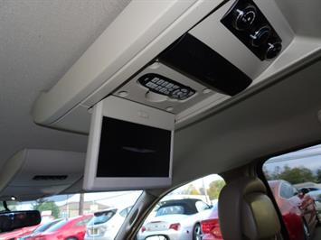 2012 Chrysler Town and Country Touring   - Photo 19 - Cincinnati, OH 45255