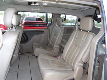 2012 Chrysler Town and Country Touring   - Photo 8 - Cincinnati, OH 45255