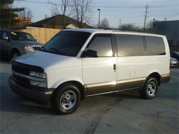 2000 Chevrolet Astro Vans   - Photo 3 - Cincinnati, OH 45255