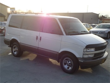2000 Chevrolet Astro Vans   - Photo 1 - Cincinnati, OH 45255