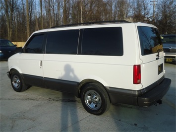 2000 Chevrolet Astro Vans   - Photo 4 - Cincinnati, OH 45255