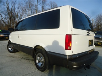 2000 Chevrolet Astro Vans   - Photo 12 - Cincinnati, OH 45255