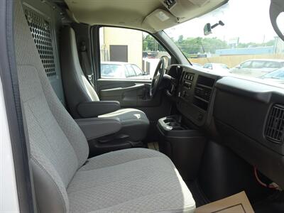 2014 Chevrolet Express 1500 Cargo  5.3L V8 AWD - Photo 11 - Cincinnati, OH 45255