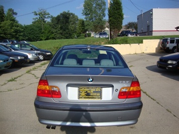 2004 BMW 325i   - Photo 5 - Cincinnati, OH 45255