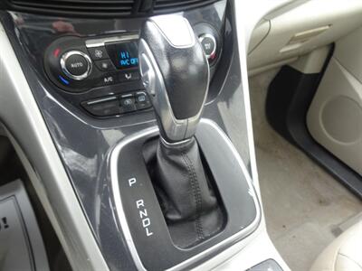 2013 Ford C-MAX Energi SEL  2.0L Plug-In Hybrid I4 FWD - Photo 15 - Cincinnati, OH 45255
