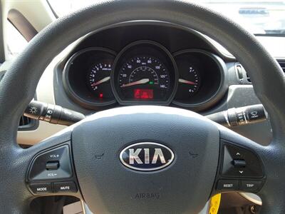 2013 Kia Rio LX  1.6L I4 FWD - Photo 28 - Cincinnati, OH 45255