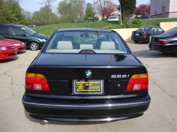 1998 BMW 528i   - Photo 5 - Cincinnati, OH 45255