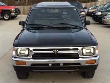 1993 Toyota Pickup Deluxe   - Photo 2 - Cincinnati, OH 45255