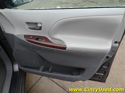 2014 Toyota Sienna XLE 8-Passenger   - Photo 29 - Cincinnati, OH 45255
