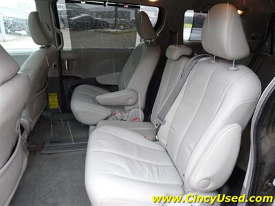 2014 Toyota Sienna XLE 8-Passenger   - Photo 13 - Cincinnati, OH 45255