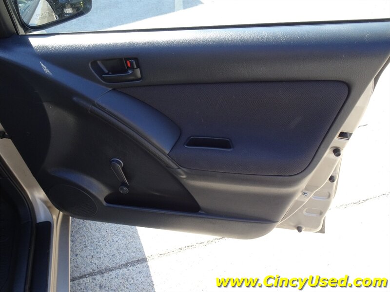 2003 Toyota Matrix - Photo 24 - Cincinnati, OH 45255