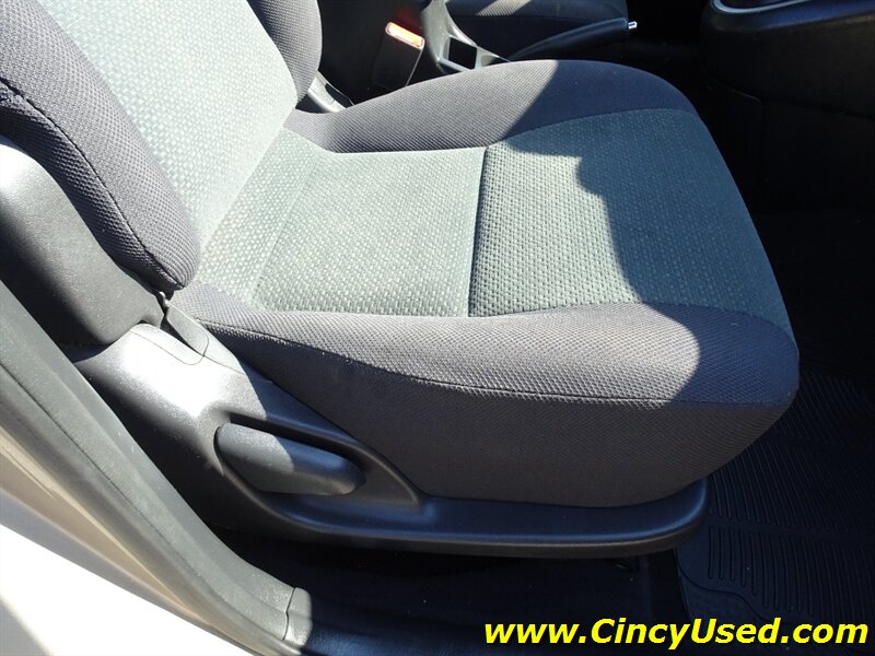 2003 Toyota Matrix - Photo 23 - Cincinnati, OH 45255