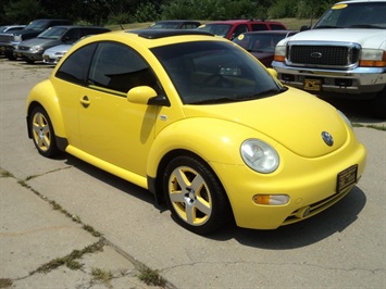 2002 Volkswagen New Beetle GLS   - Photo 1 - Cincinnati, OH 45255