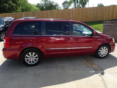 2014 Chrysler Town & Country Touring  3.6L V6 FWD - Photo 5 - Cincinnati, OH 45255