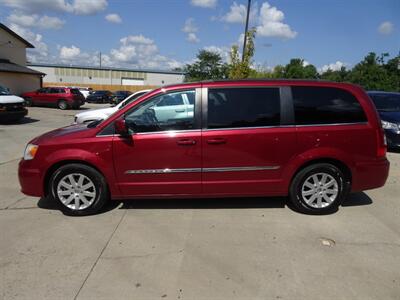2014 Chrysler Town & Country Touring  3.6L V6 FWD - Photo 4 - Cincinnati, OH 45255