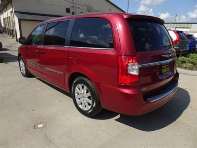 2014 Chrysler Town & Country Touring  3.6L V6 FWD - Photo 8 - Cincinnati, OH 45255