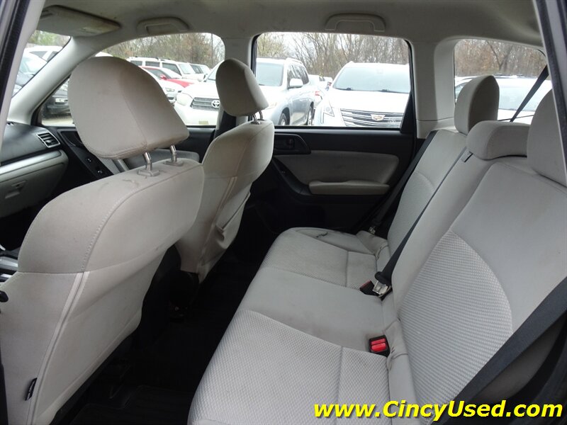 2017 Subaru Forester 2.5i H4 AWD - Photo 12 - Cincinnati, OH 45255