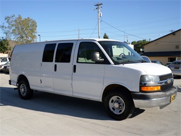 2006 Chevrolet G2500 Vans Express   - Photo 1 - Cincinnati, OH 45255