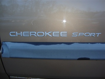 2000 Jeep Cherokee Sport   - Photo 21 - Cincinnati, OH 45255