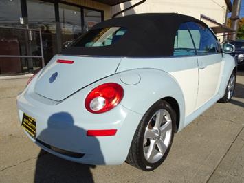 2010 Volkswagen New Beetle   - Photo 5 - Cincinnati, OH 45255