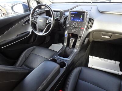 2013 Chevrolet Volt Premium  Range-Extended Hybrid FWD - Photo 12 - Cincinnati, OH 45255