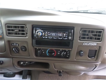 2000 Ford Excursion Limited   - Photo 19 - Cincinnati, OH 45255