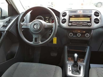 2011 Volkswagen Tiguan S 4Motion   - Photo 7 - Cincinnati, OH 45255