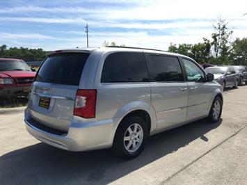 2012 Chrysler Town and Country Touring   - Photo 6 - Cincinnati, OH 45255