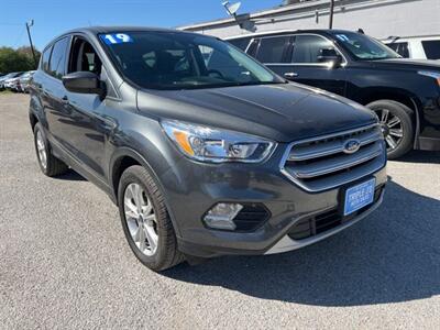 2019 Ford Escape SE   - Photo 1 - Lewisville, TX 75057
