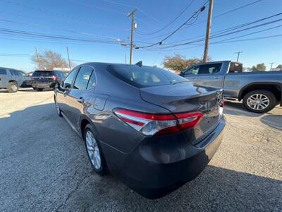 2020 Toyota Camry LE   - Photo 3 - Lewisville, TX 75057