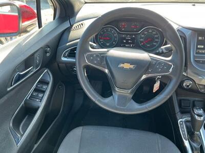 2018 Chevrolet Cruze LT Auto   - Photo 13 - Lewisville, TX 75057