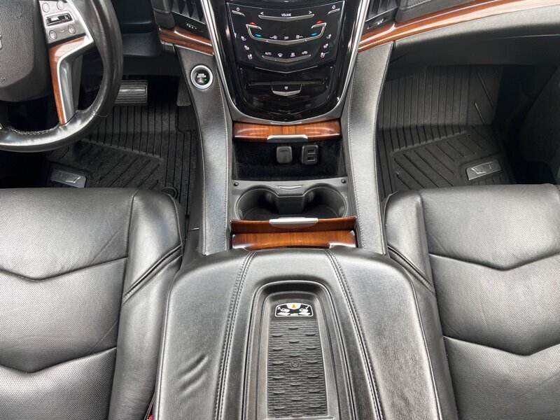 2017 Cadillac Escalade Premium Luxury photo
