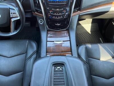 2018 Cadillac Escalade Luxury   - Photo 18 - Lewisville, TX 75057