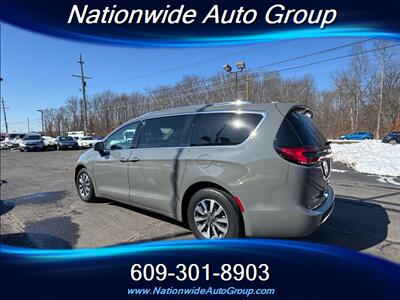 2021 Chrysler Pacifica Touring L  Hybrid - Photo 7 - East Windsor, NJ 08520