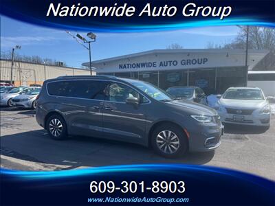 2021 Chrysler Pacifica Touring L  Hybrid - Photo 2 - East Windsor, NJ 08520