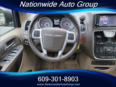 2012 Chrysler Town & Country Touring-L   - Photo 13 - East Windsor, NJ 08520