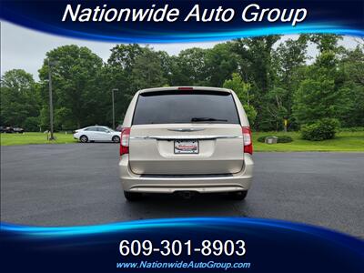 2012 Chrysler Town & Country Touring-L   - Photo 6 - East Windsor, NJ 08520