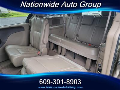 2012 Chrysler Town & Country Touring-L   - Photo 21 - East Windsor, NJ 08520
