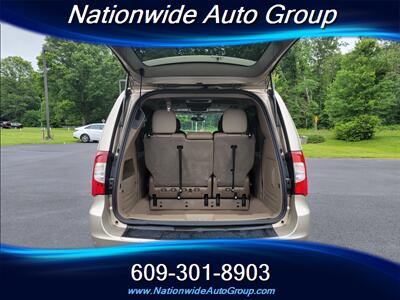 2012 Chrysler Town & Country Touring-L   - Photo 22 - East Windsor, NJ 08520